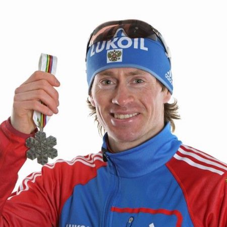 Максим Вылегжанин показал второй результат в гонке преследования. Лыжные гонки